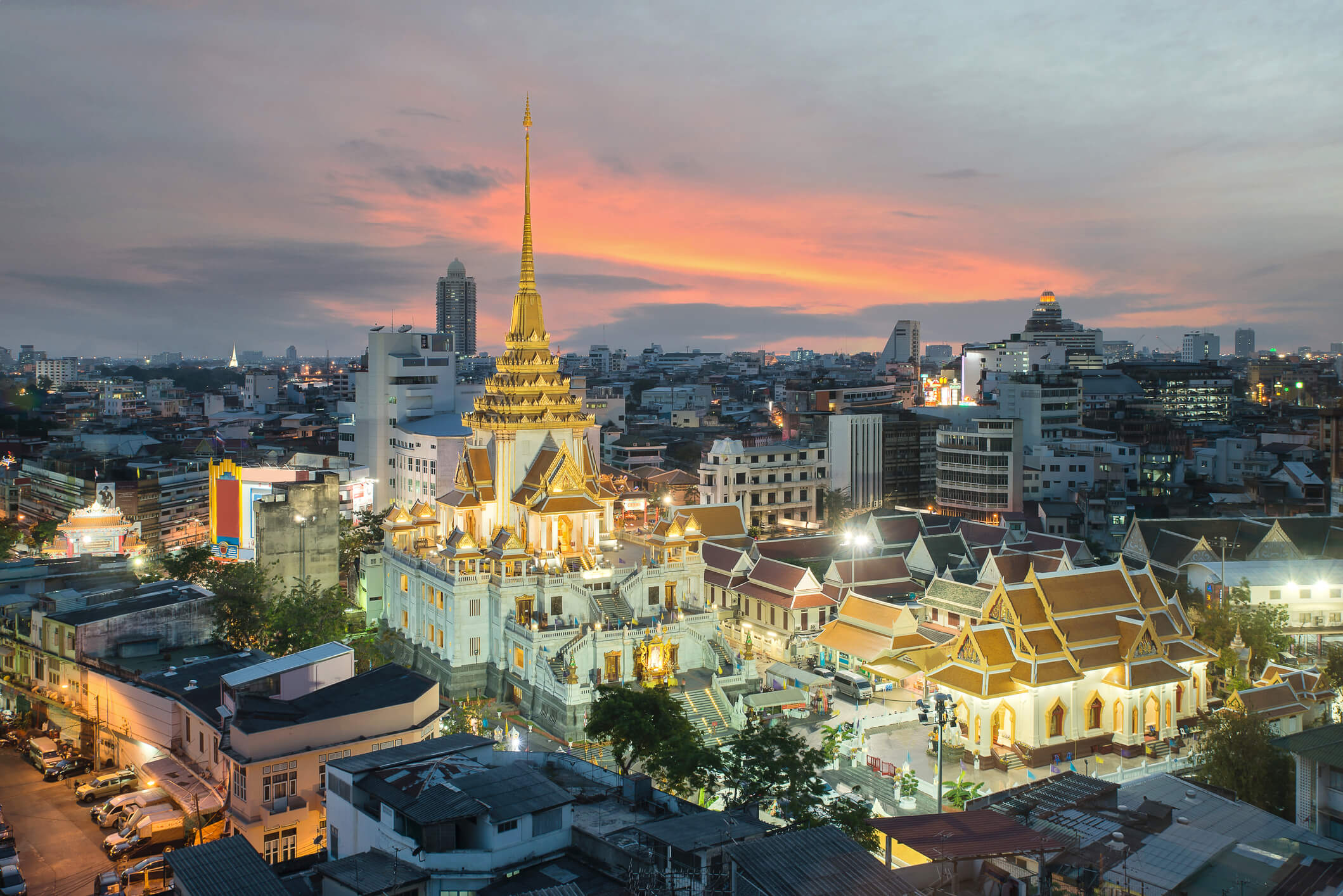 Wat Traimit Temple